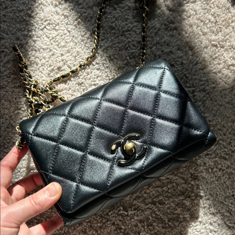 Chanel 2024 mini flap bag. - Picture 4 of 17
